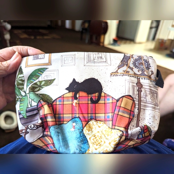 Cosmetic Bag - Picture 1 of 2